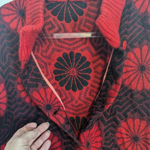 Vintage 60's 70's Sweater Poncho Button Front Red Black Geometric Flowers Flaw - Picture 4 of 8